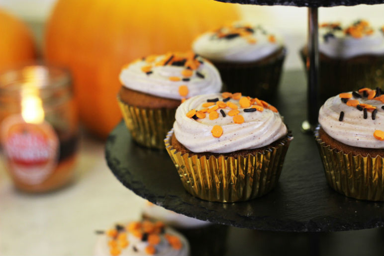 pumpkin-spiced-cupcakes