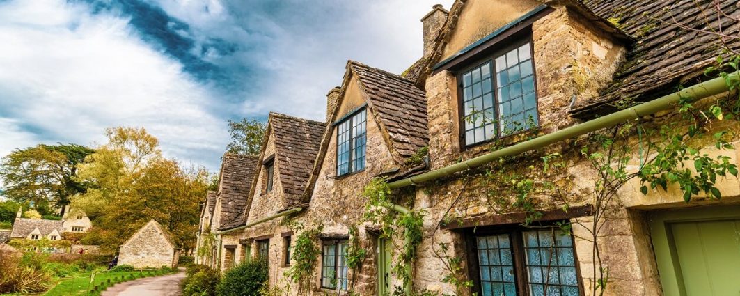 cotswolds, one of the best uk holiday destinations in the countryside