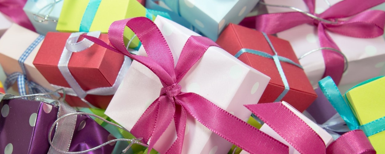 55+ Gifts for Elderly Women That Show How Much You Care